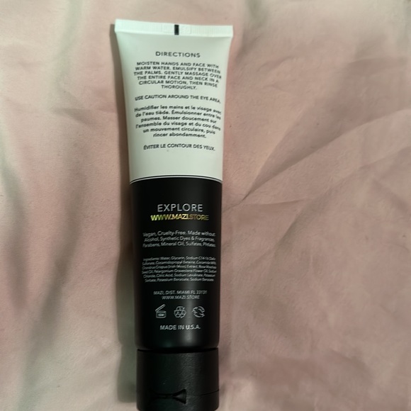 MAZI Facial Cleanser - Picture 2 of 3